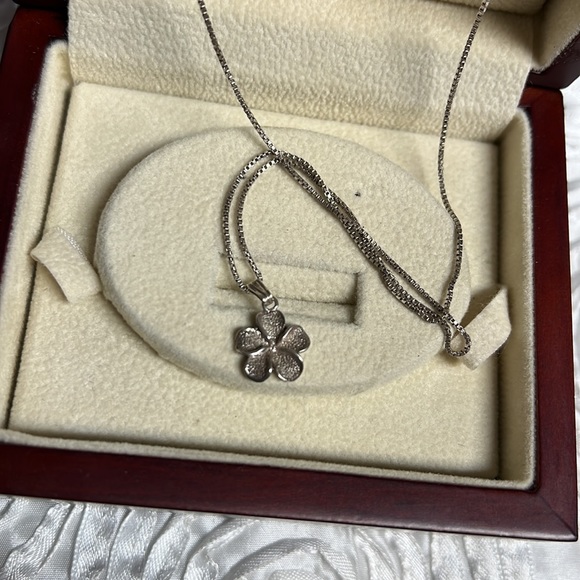 Hawaiian 🌺 Sterling Silver Necklace - Picture 3 of 9